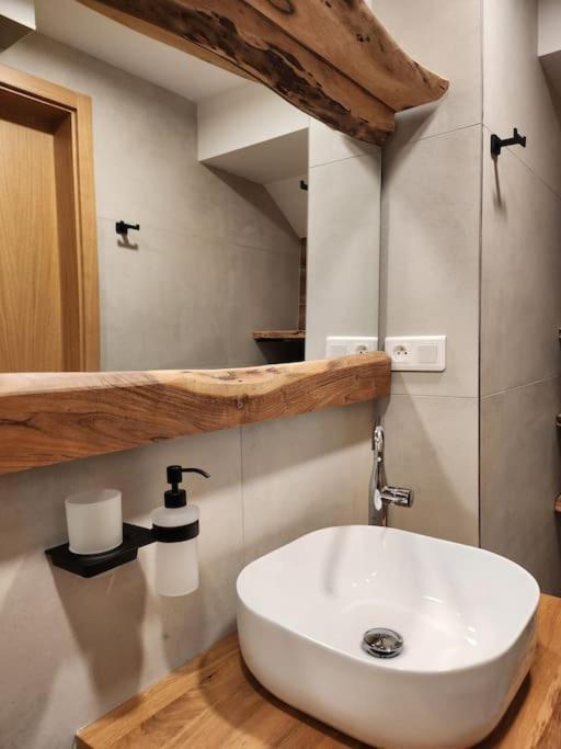 Krasny Apartman Refrino Янске-Лазне Екстер'єр фото